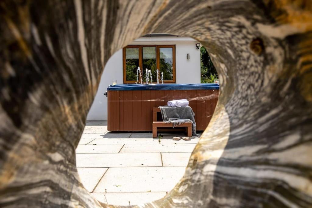 Bramblewood - Cosy Chic, Hot Tub, Close To Beach Stokeinteignhead 외부 사진