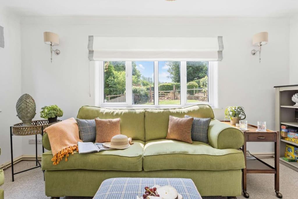 Bramblewood - Cosy Chic, Hot Tub, Close To Beach Stokeinteignhead 외부 사진