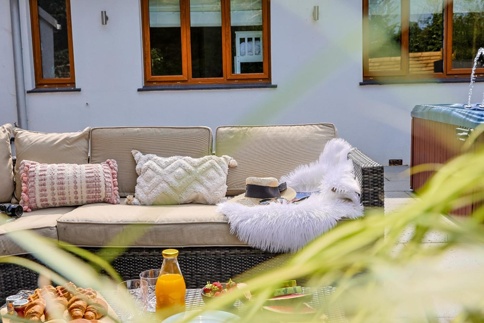 Bramblewood - Cosy Chic, Hot Tub, Close To Beach Stokeinteignhead 외부 사진